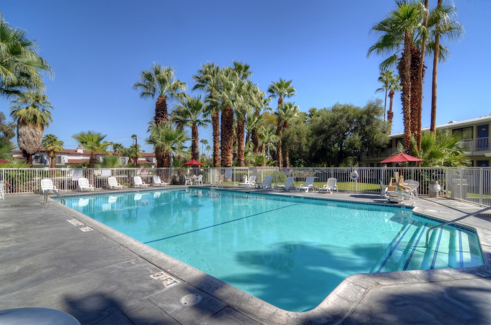 Motel6 Palm Springs, CA - East - Palm Canyon 25/50