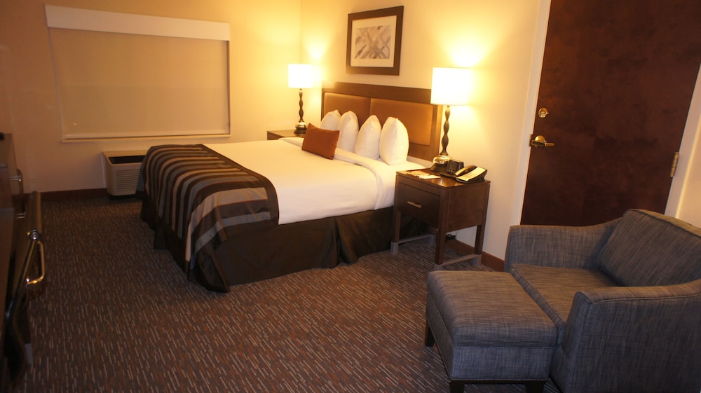 Wingate by Wyndham Chattanooga 7/32