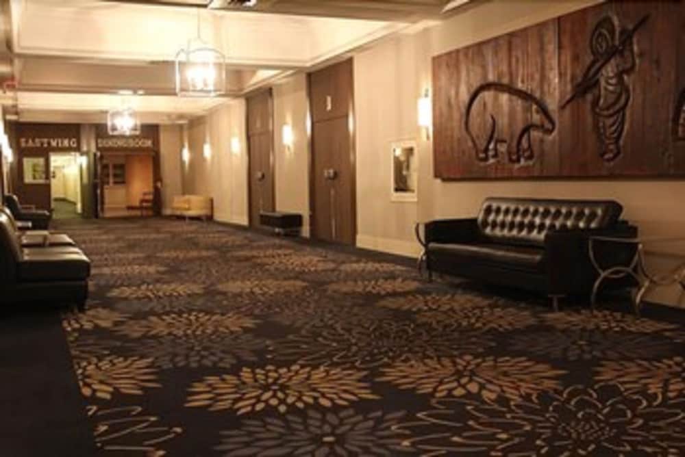 Senator Hotel And Conference Centre 1/29
