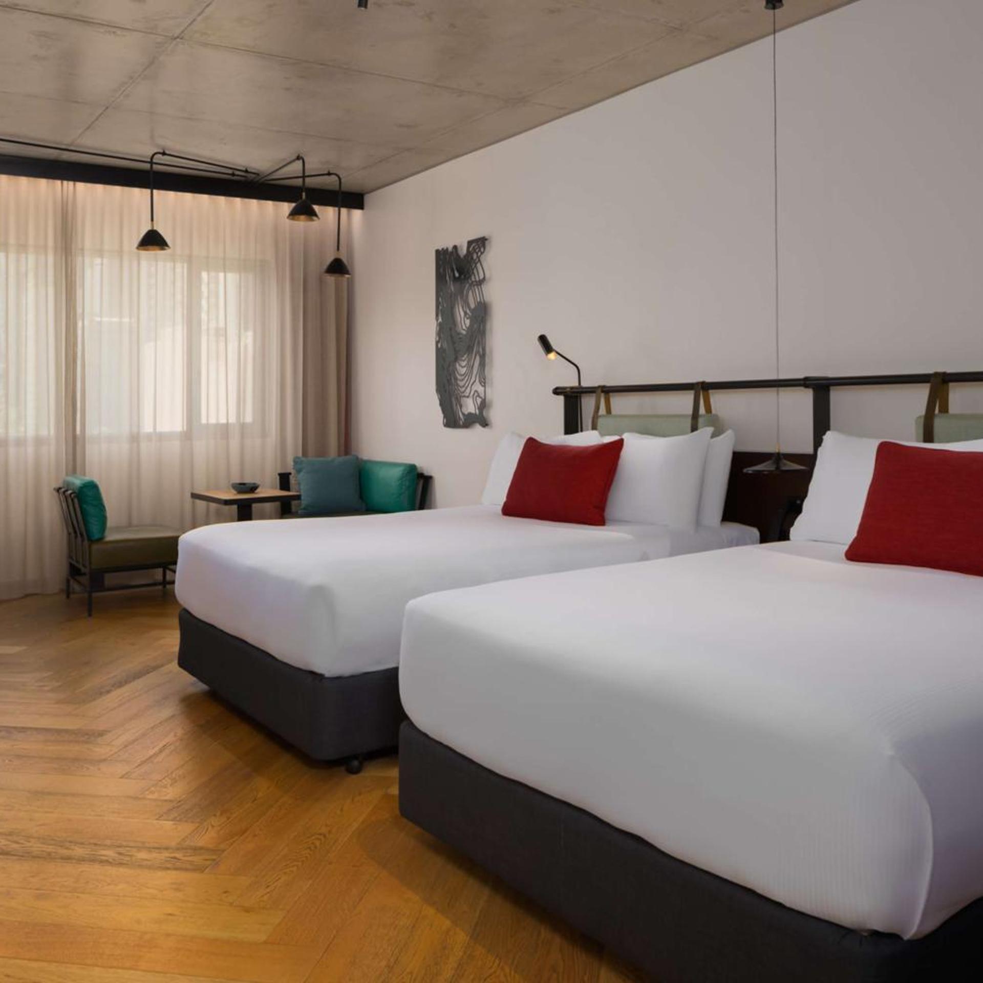 Qt, Twin Beds