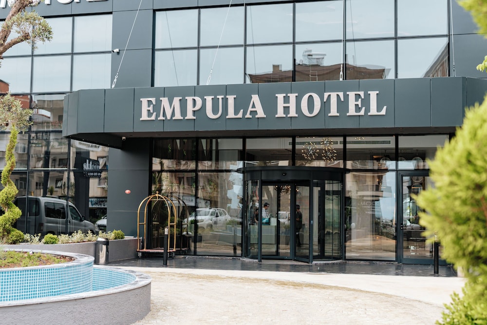 Empula Hotel & Residences 3/50