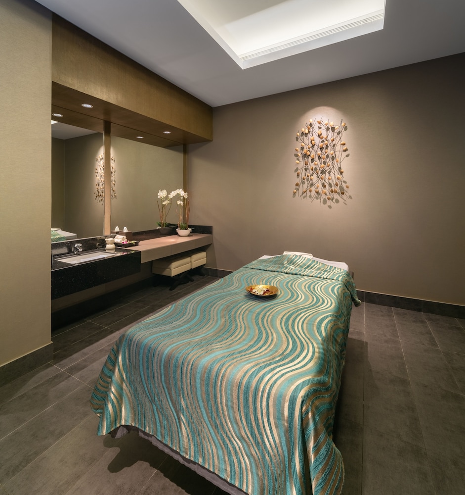 Radisson Collection Muscat, Hormuz Grand 36/70