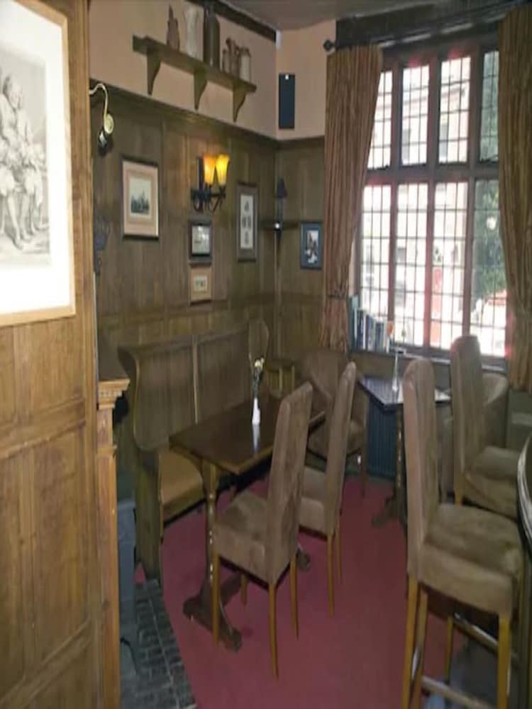The White Hart Hotel 39/56