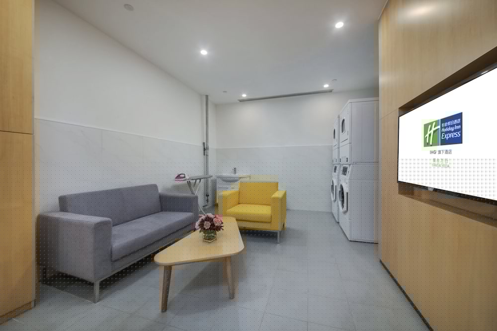 Holiday Inn Express Yantai Yeda 33/51
