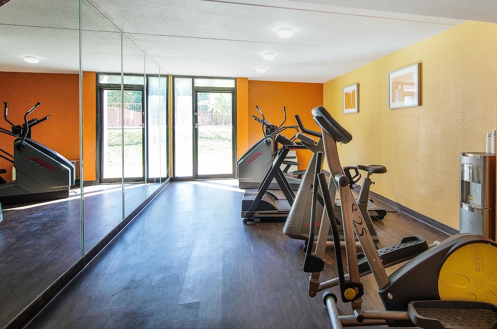 Econo Lodge Inn & Suites Norton - Wise South 22/44