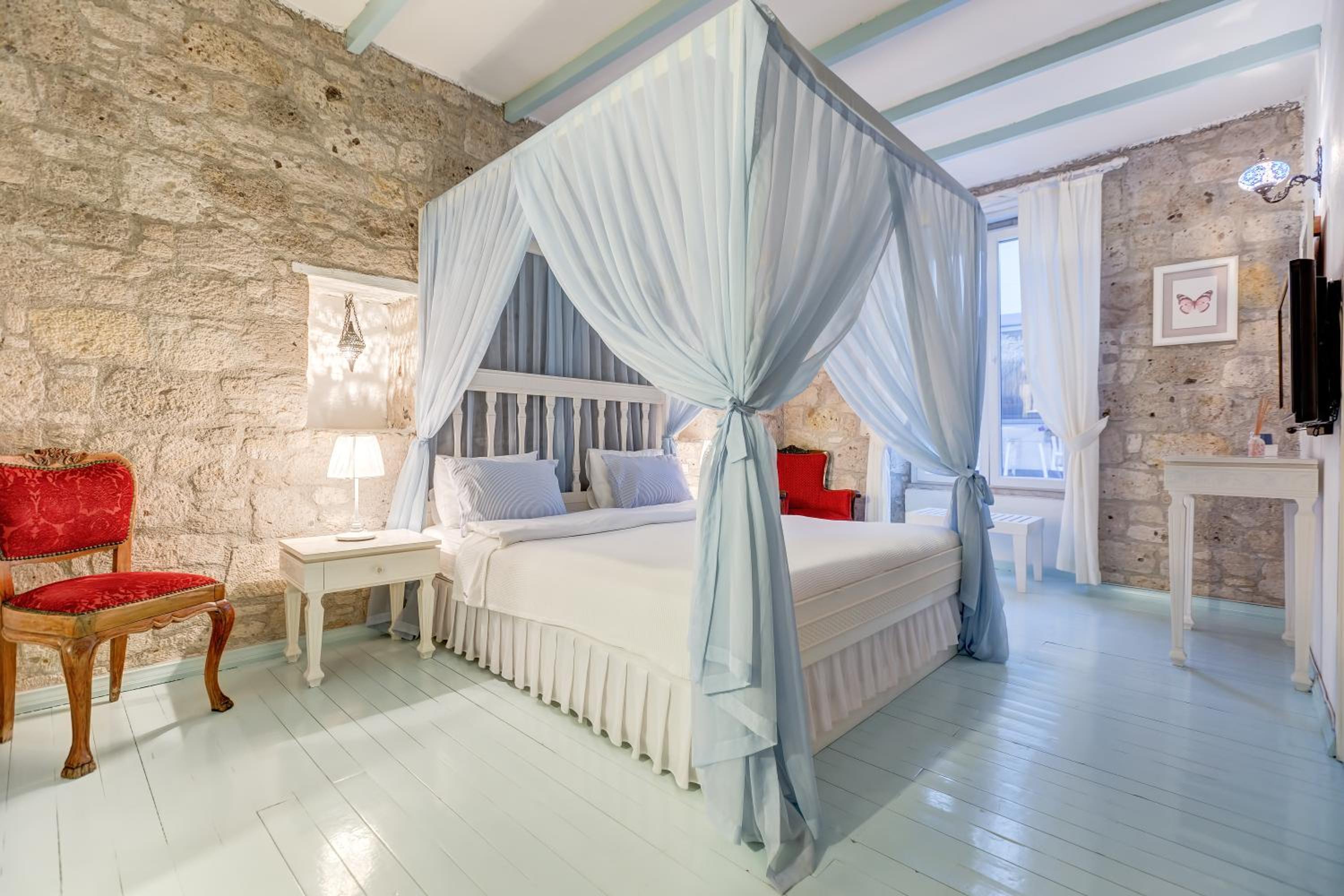 Deluxe, Double or Twin Bed