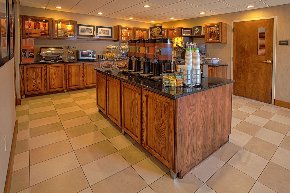 Hampton Inn Wheeling 11/56