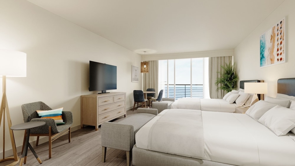 Efficiency, Pinnacle, Deluxe, King Bed, Ocean Front, Accessible