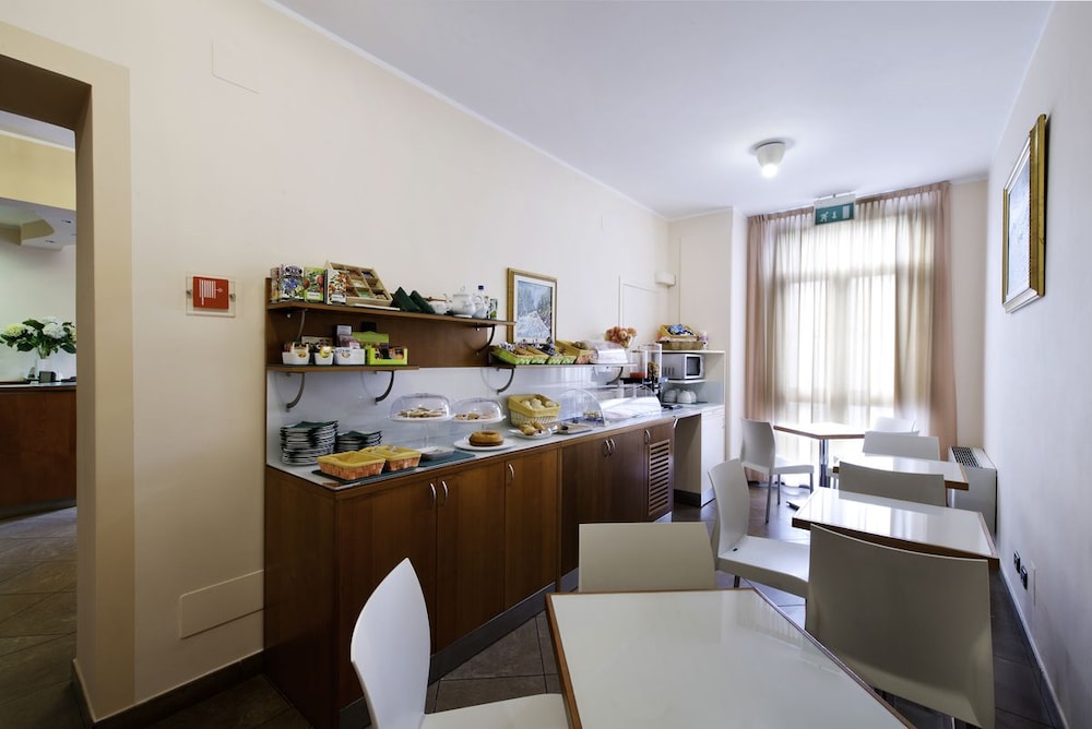 Hotel Stazione 33/38