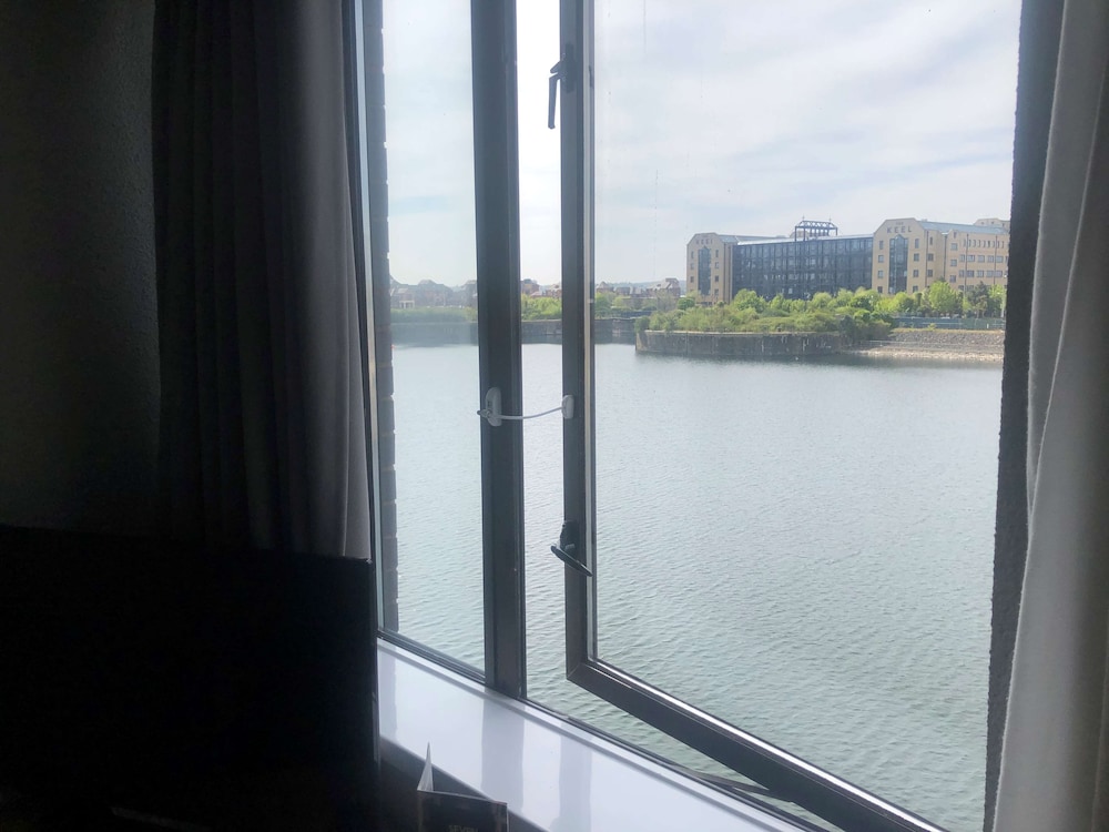 Travelodge Liverpool Central Queens Dock and Arena 24/27