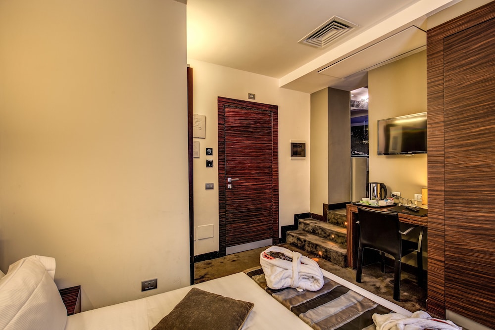 Hotel Trevi Collection 79/109