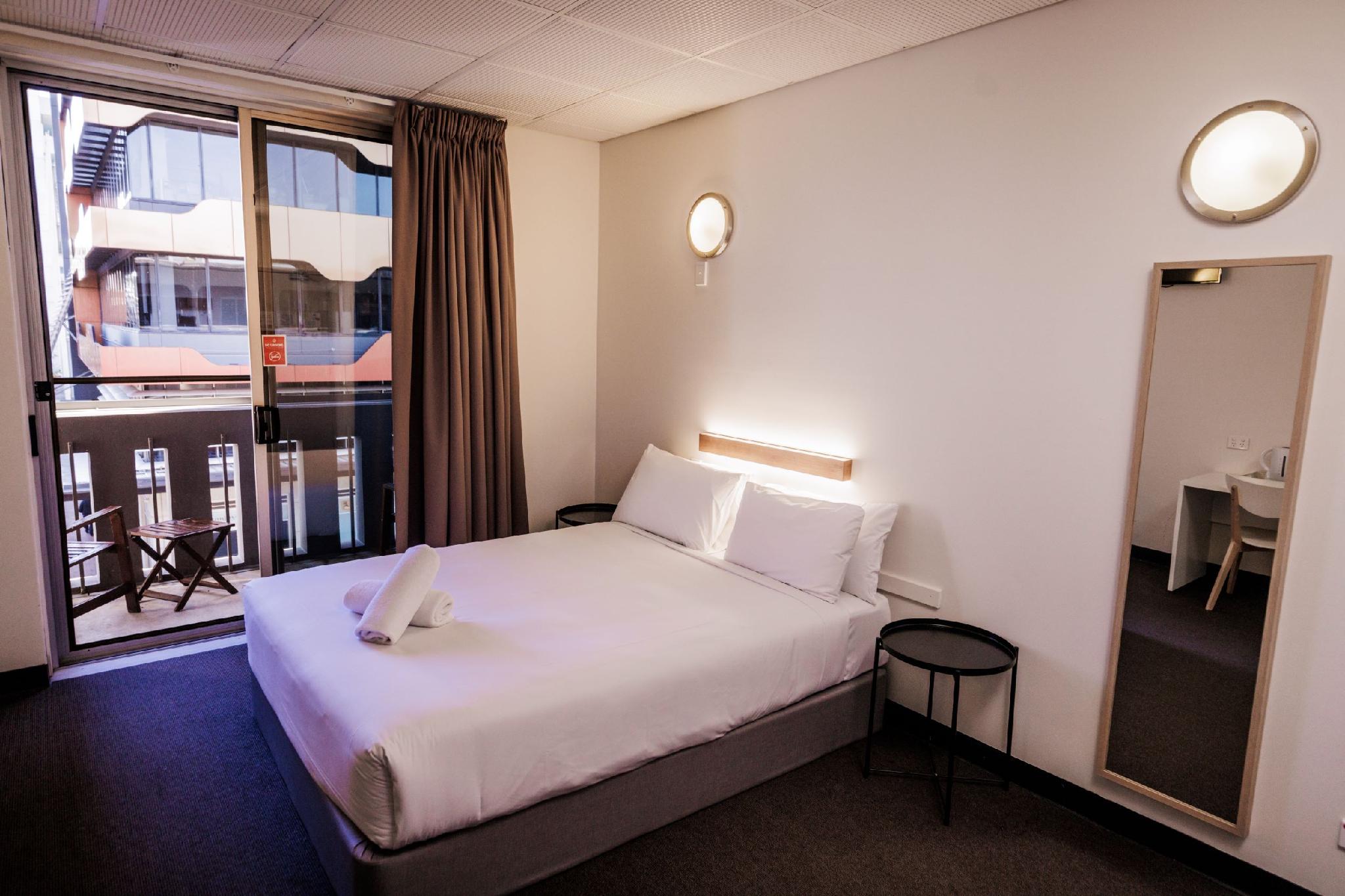 Room, Queen Bed, Balcony