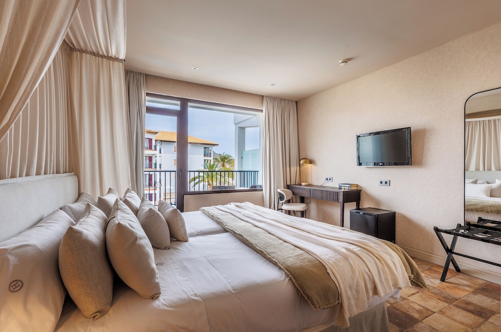 Hotel Hoposa Uyal 18/68