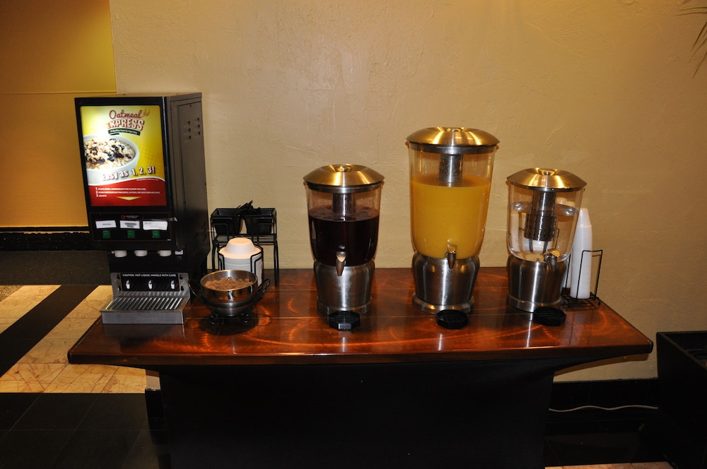 Best Western Plus Hotel & Conference Center 26/46