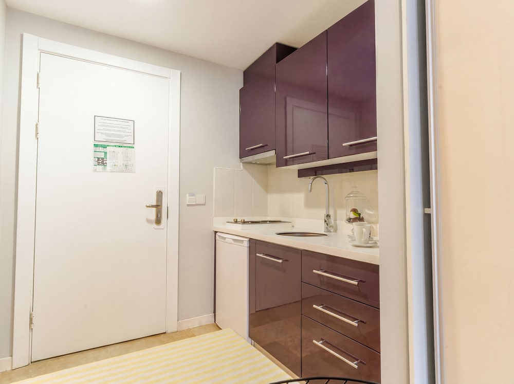 Alan Suites 50/50
