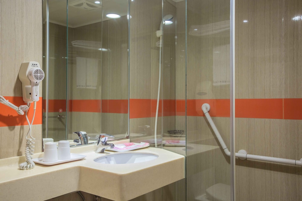 Kks Hotel 24/26