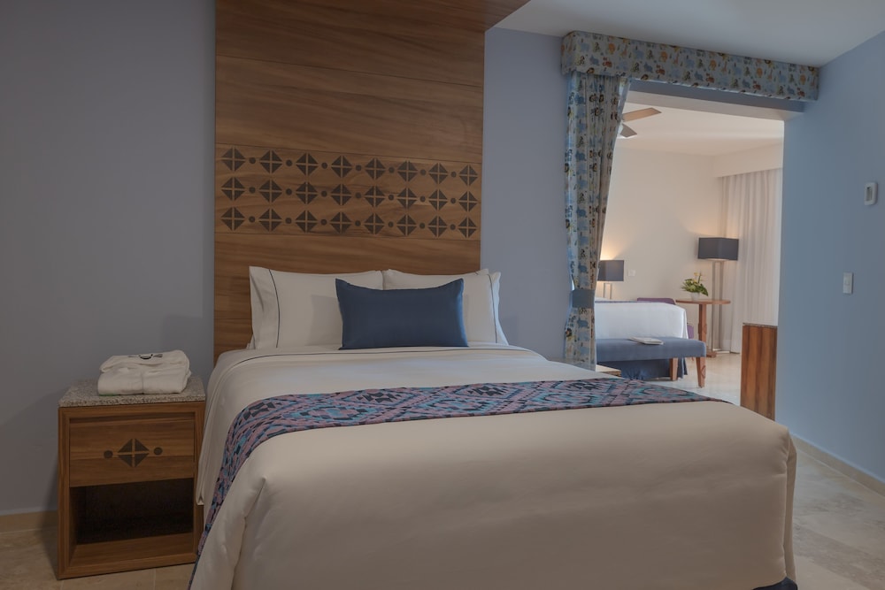 2 Bedrooms, Sapphire, King Bed, Bunk Bed, Queen Bed