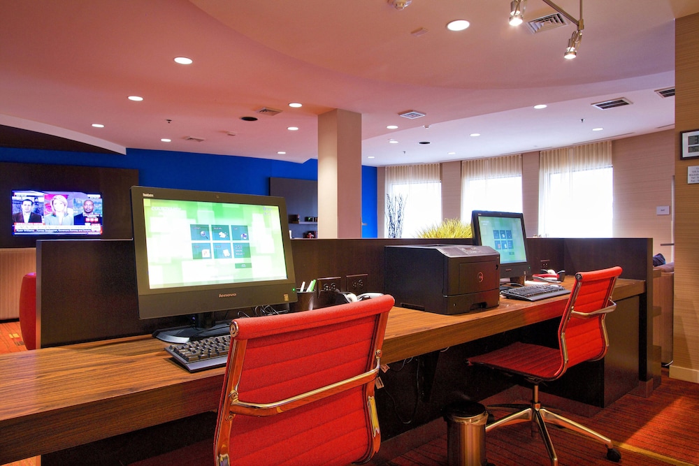Courtyard By Marriott Blacksburg 30/39