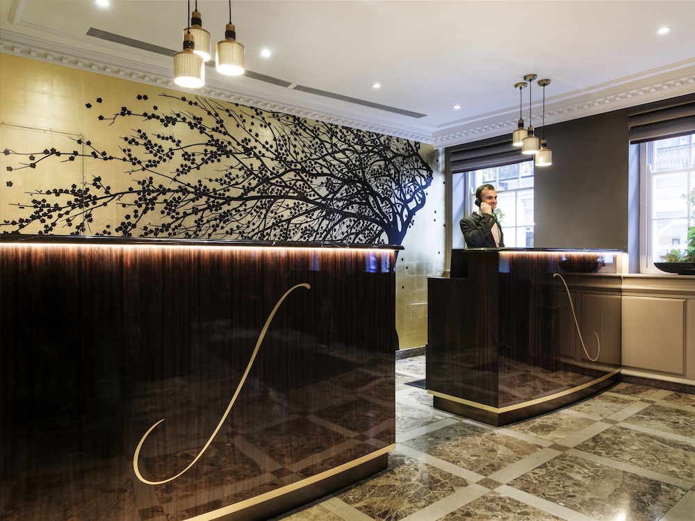 Flemings Hotel Mayfair 4/80