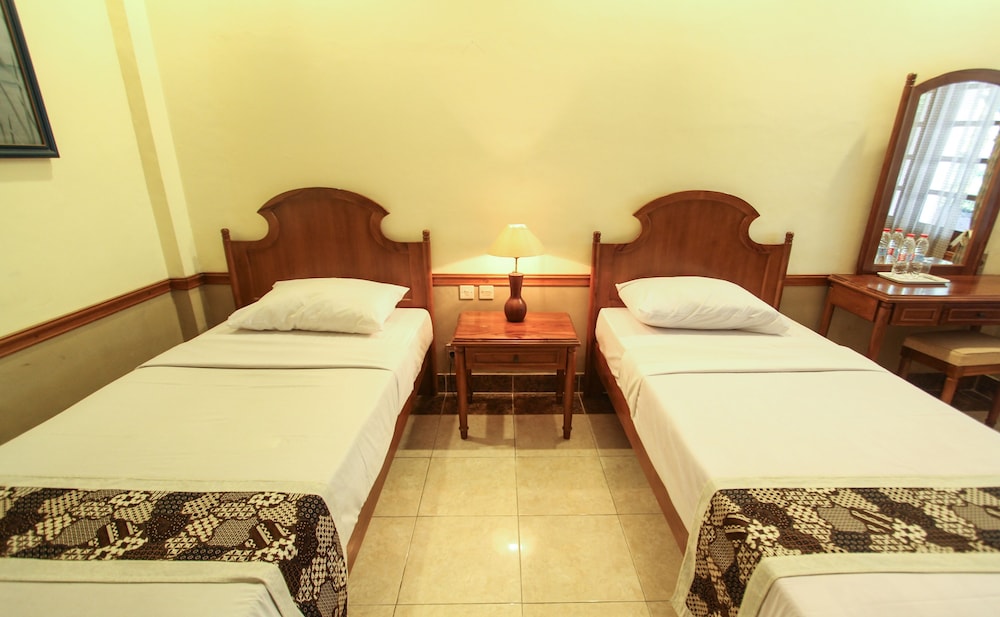 Duta Guest House 12/48