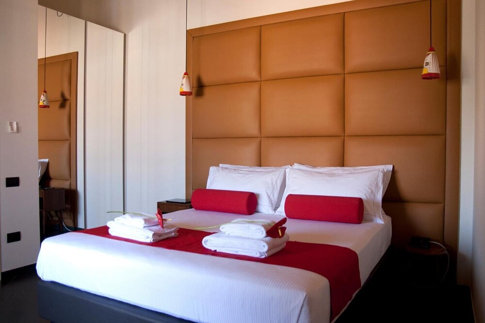 Foyer Boutique Hotel 11/45