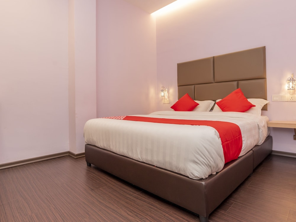 Zenz Hotel 12/50