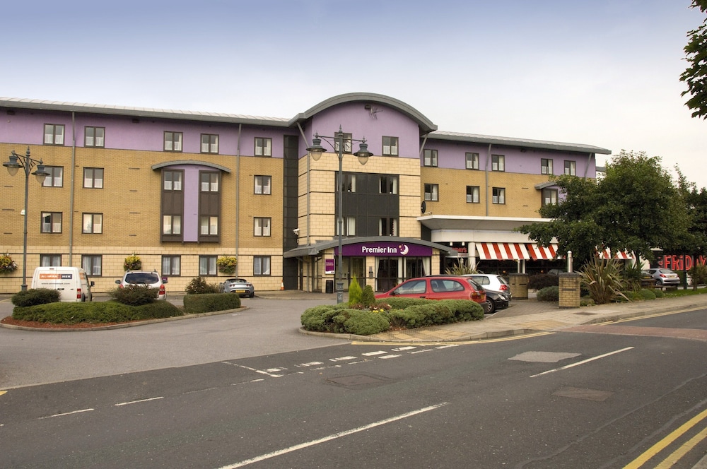 Premier Inn Leeds City Centre (Wellington Street) 25/28