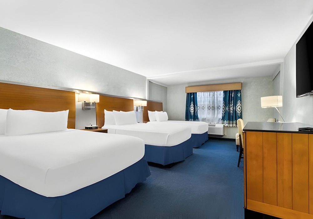 Family, Multiple Beds