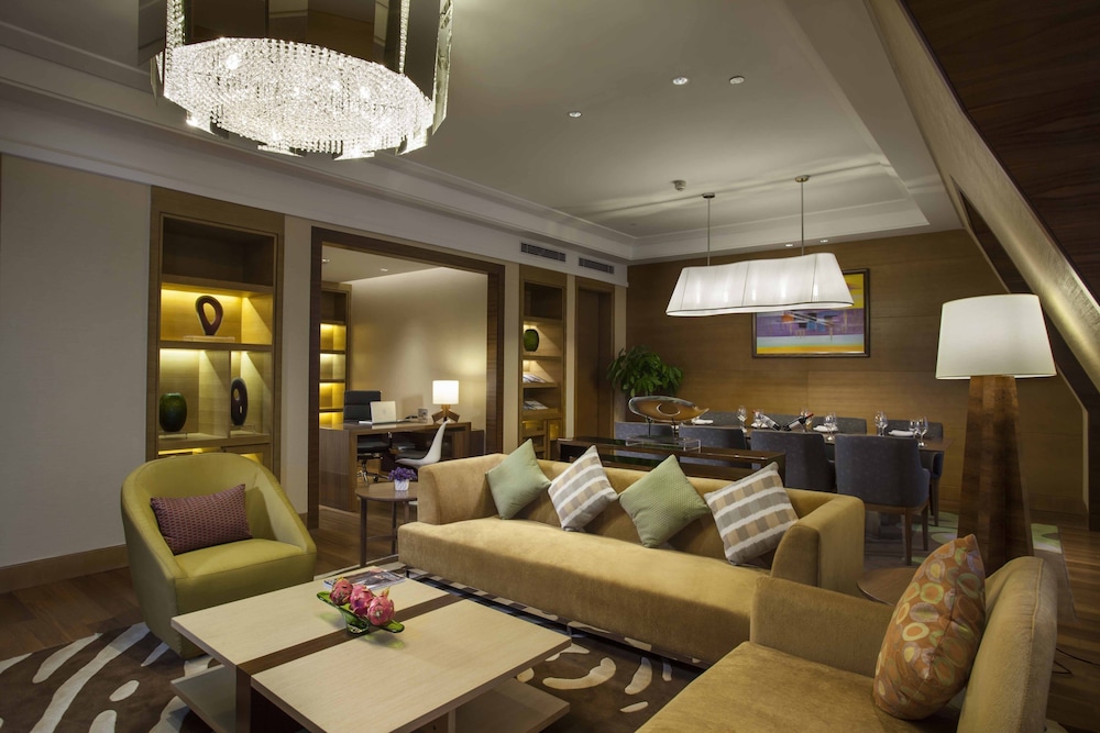 Holiday Inn Qingdao Expo 27/34