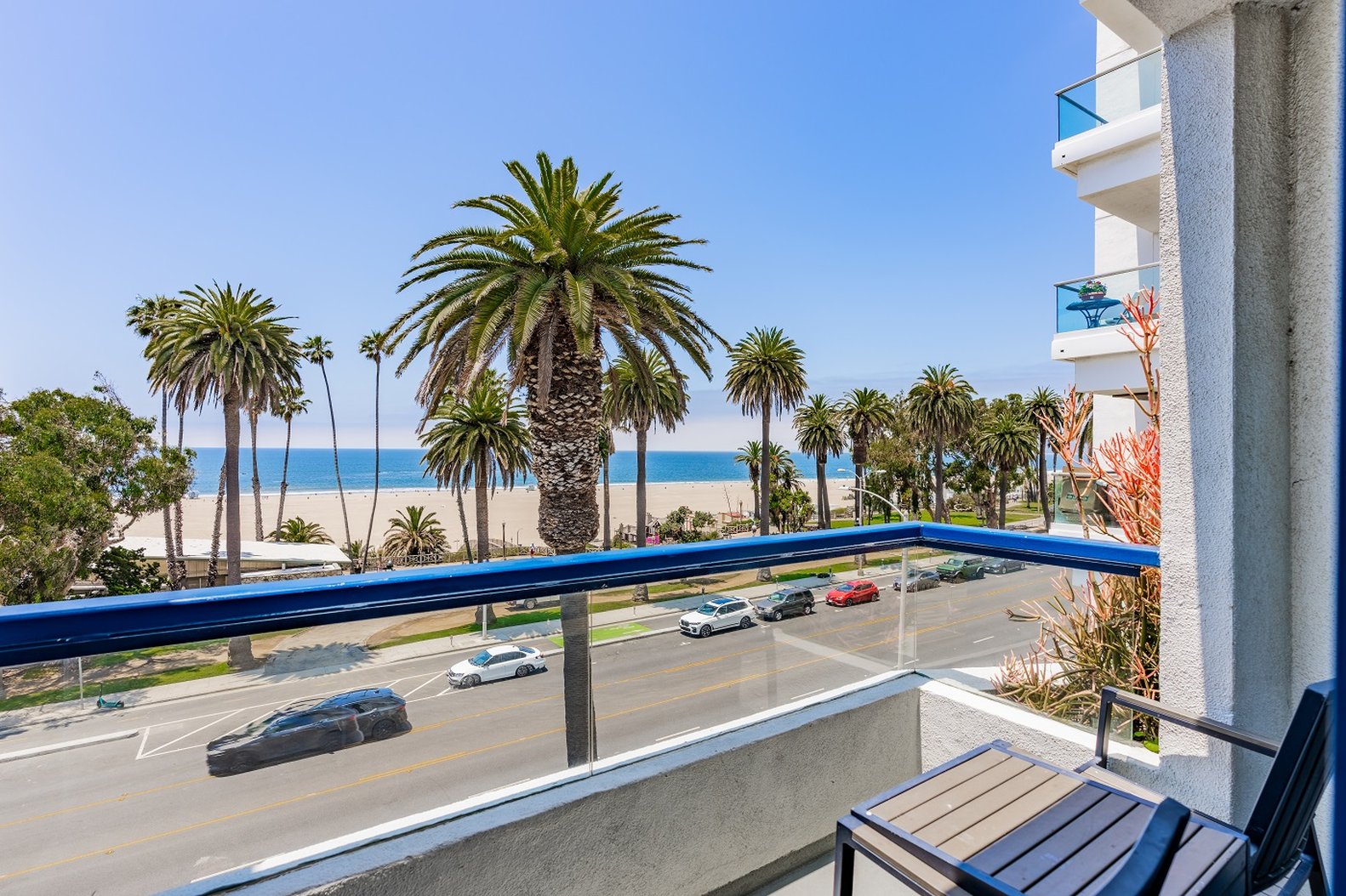 Ocean View Hotel 64/70