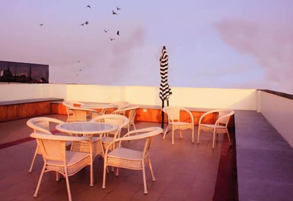 Hotel Ivory 32 49/63