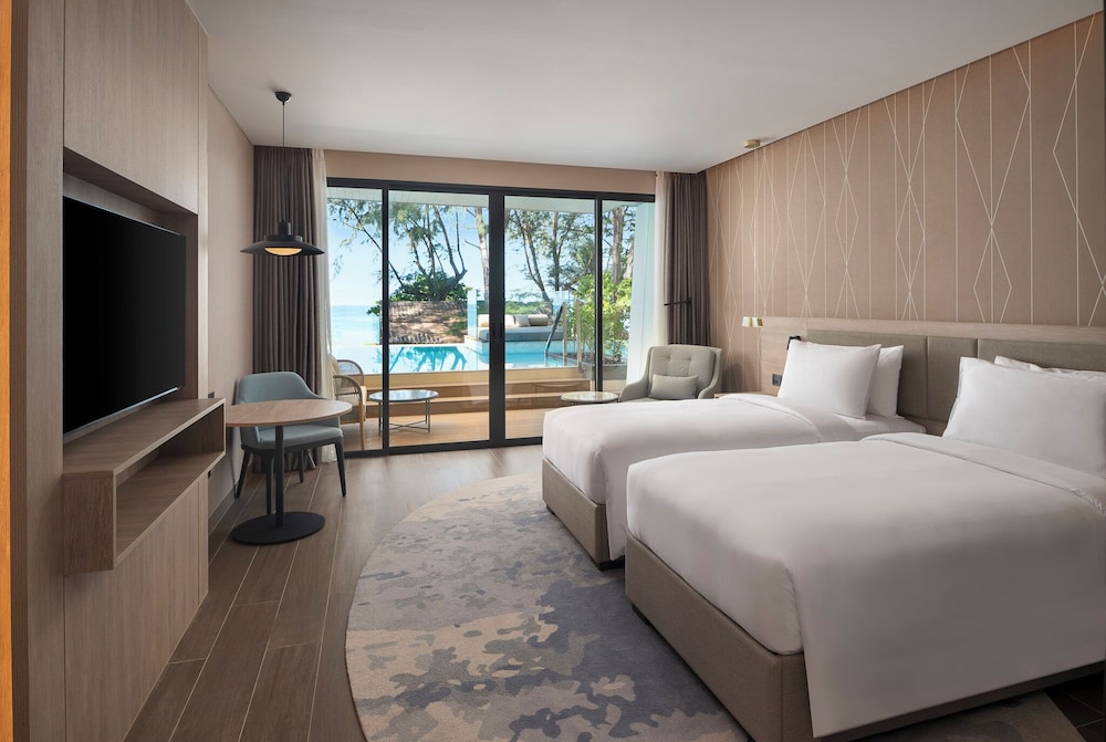Radisson Blu Resort, Phuket Mai Khao Beach 17/50