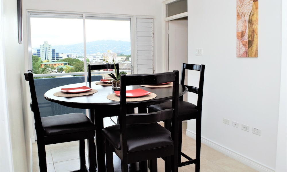 New Kingston Luxury Apt The Bromptons 14/22