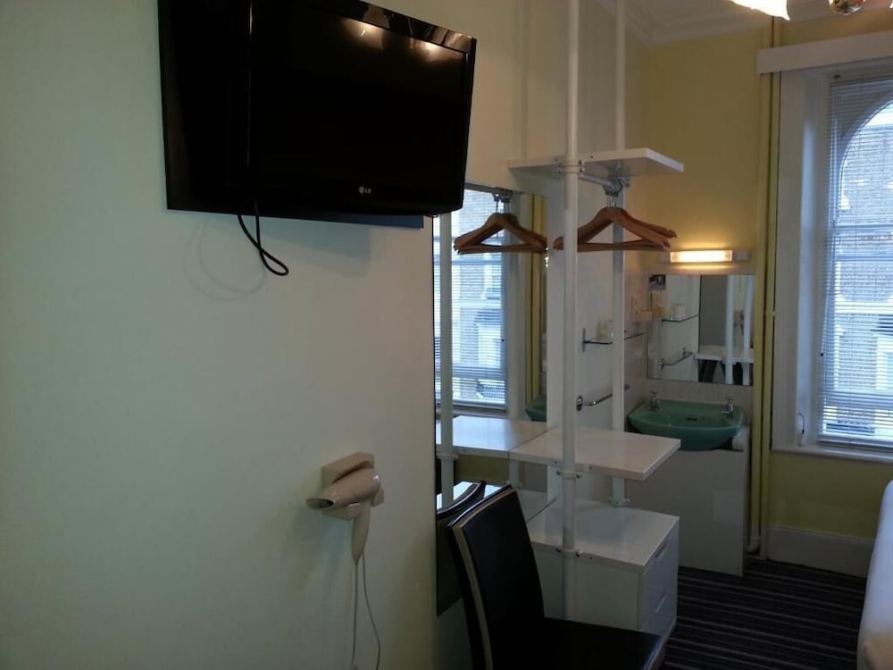 Manor Hotel 38/58