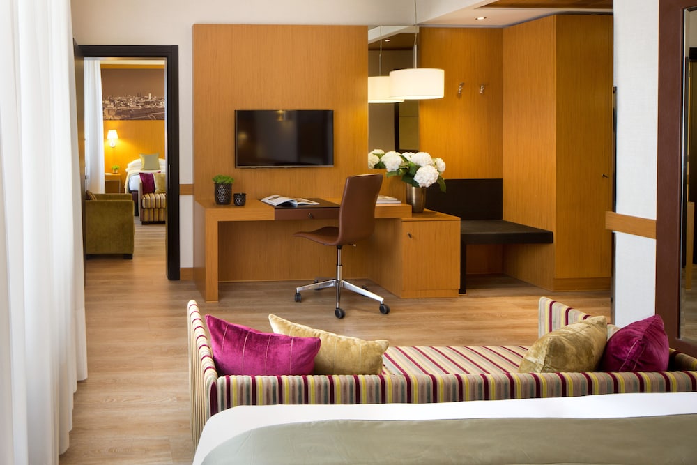 Starhotels Tourist 44/45