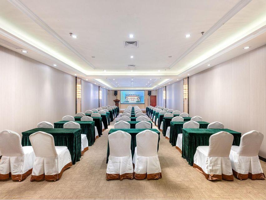 Vienna Hotel (Dongguan Changping Avenue) 50/57
