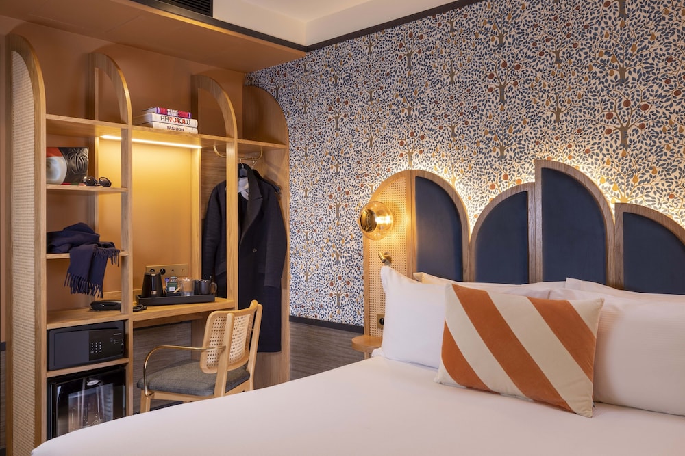 Hotel Jardin De Cluny 12/42