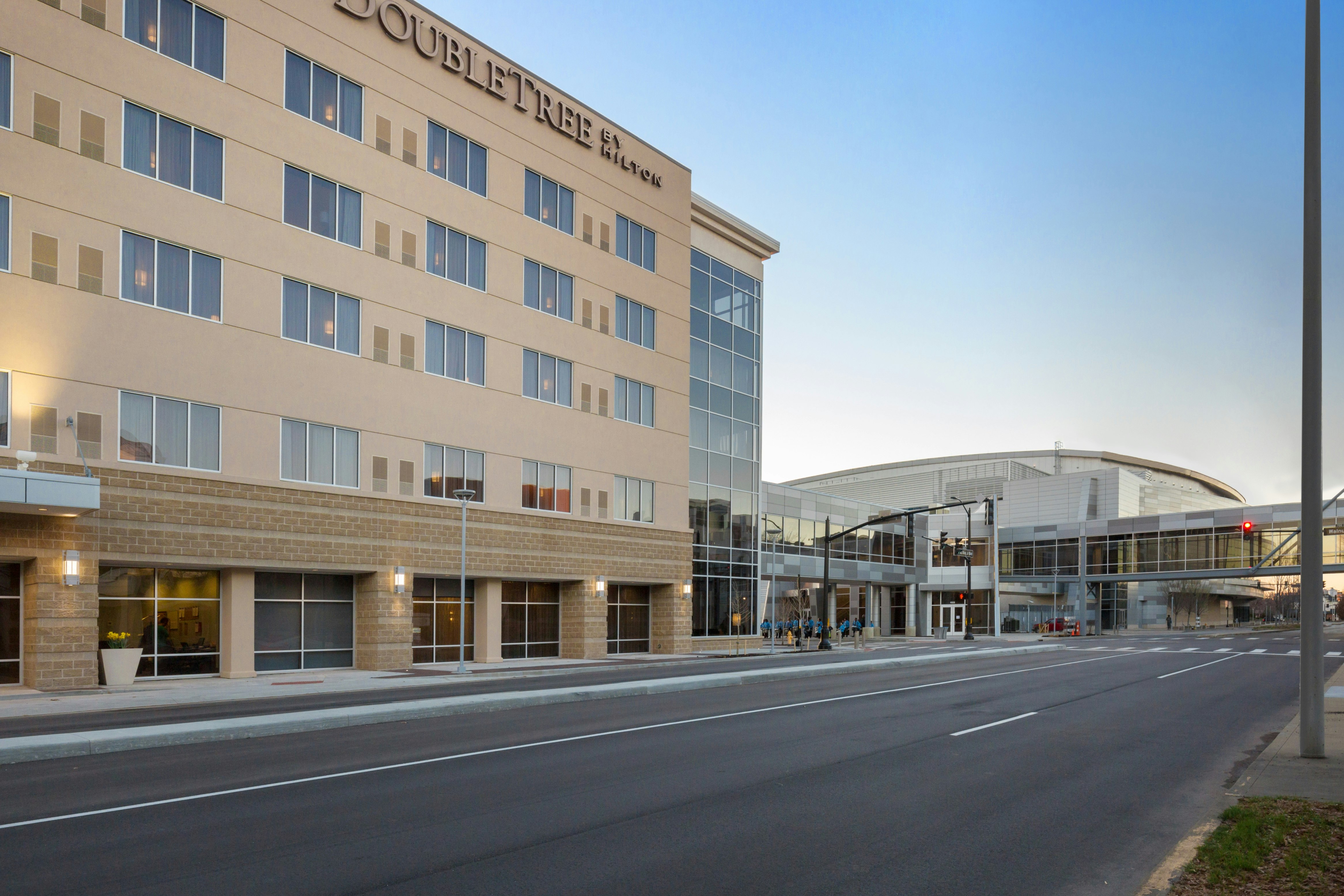 DOUBLETREE BY HILTON EVANSVILLE 71/74