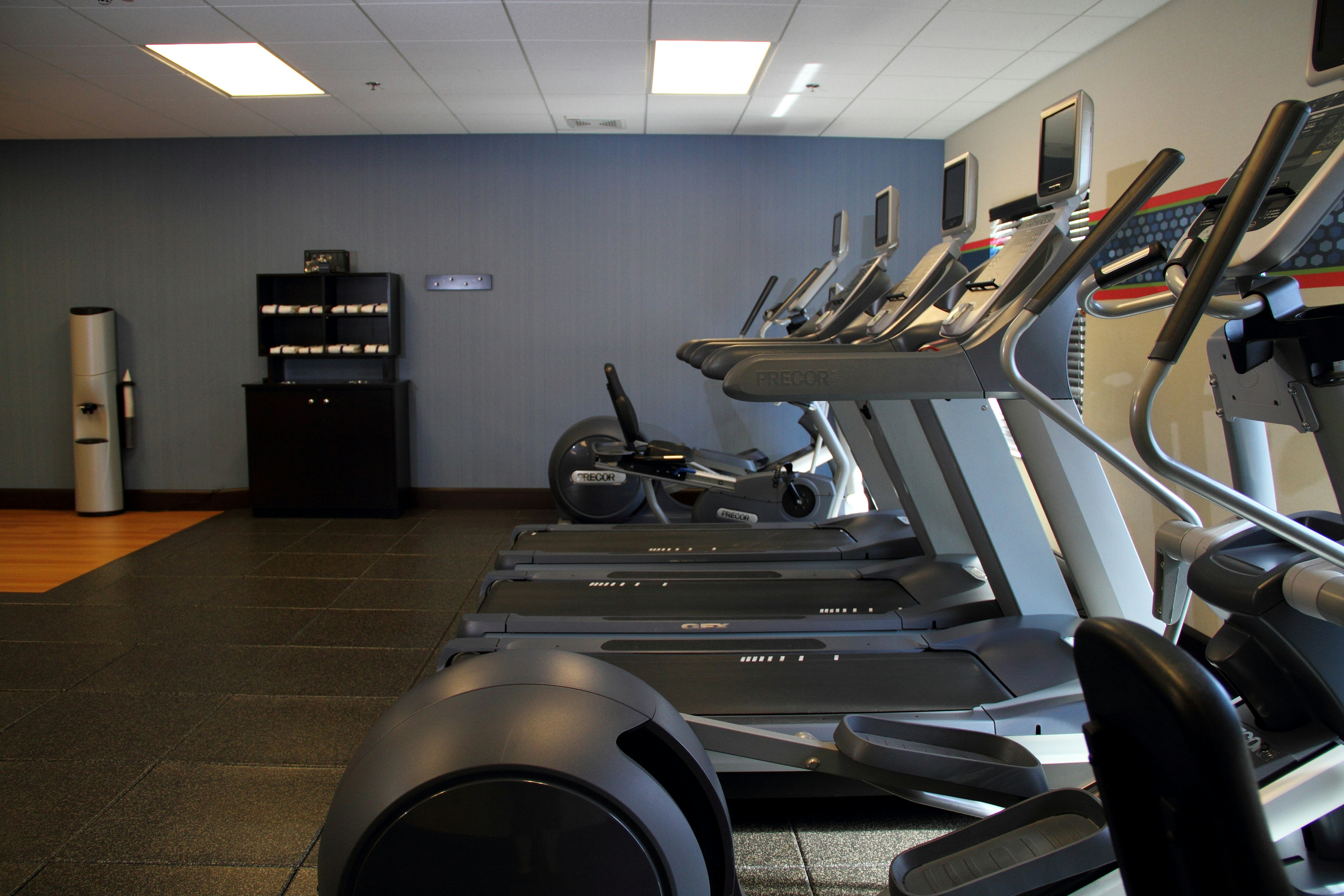 Hampton Inn Suites Manteca 26/50