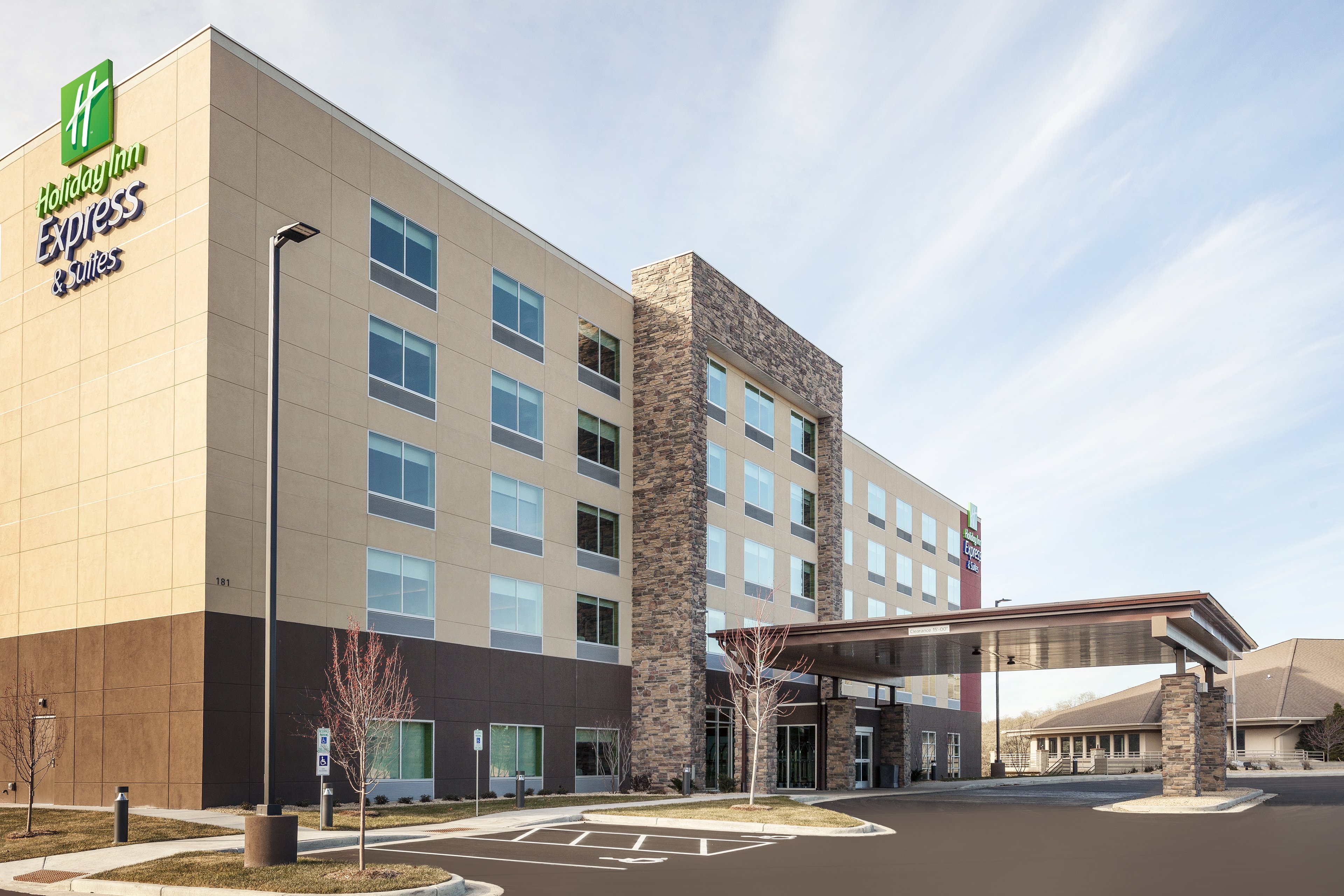 Holiday Inn Express And Suites Hudson I 94 32/35