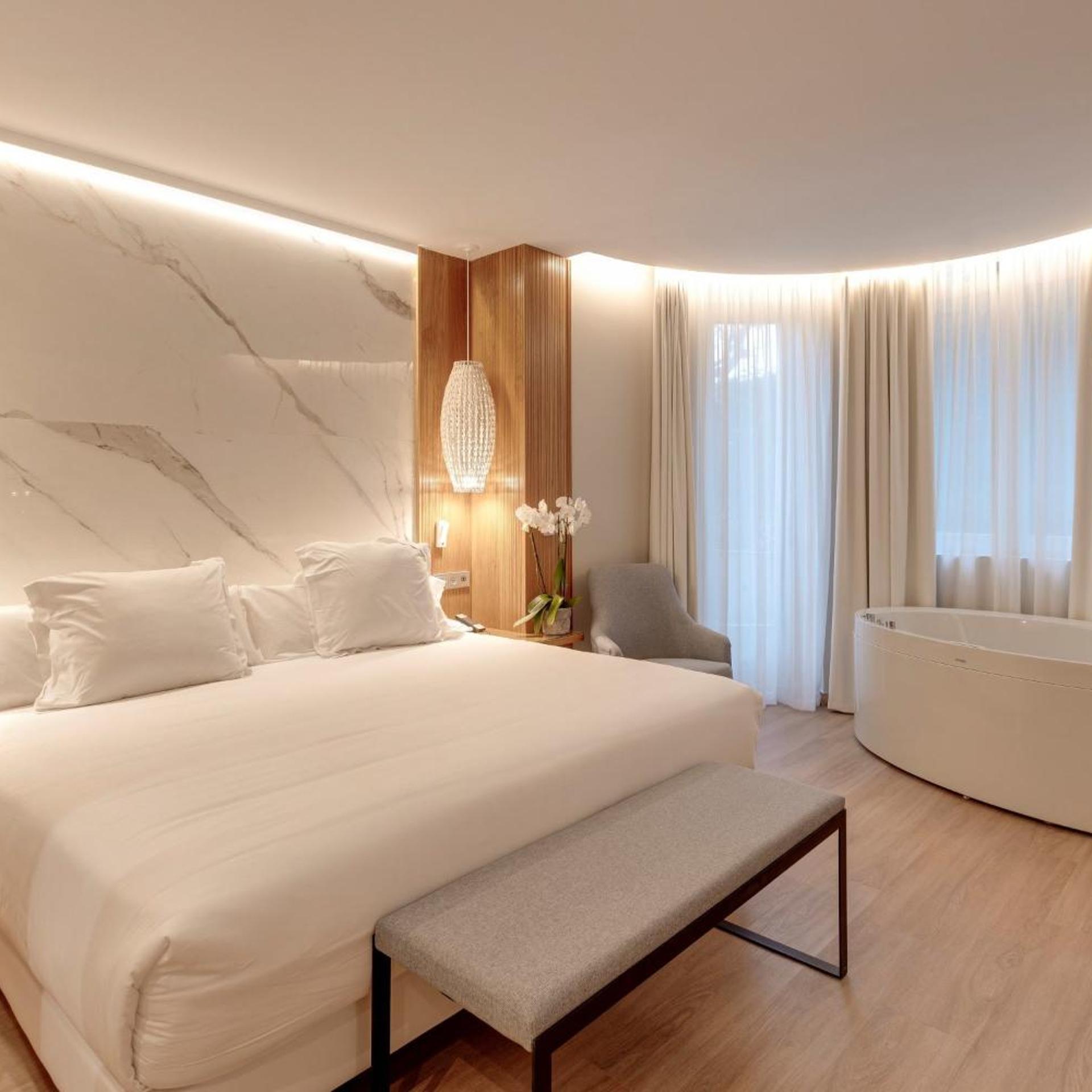 Suite, King Bed, Sauna, Terrace, Bathtub