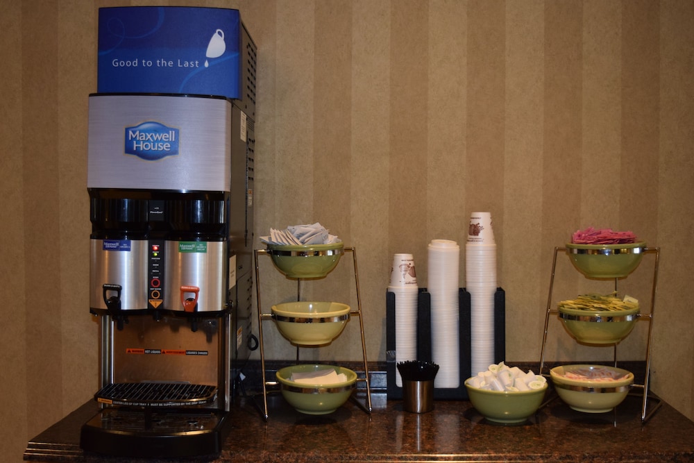 Quality Hotel & Suites At The Falls photo3