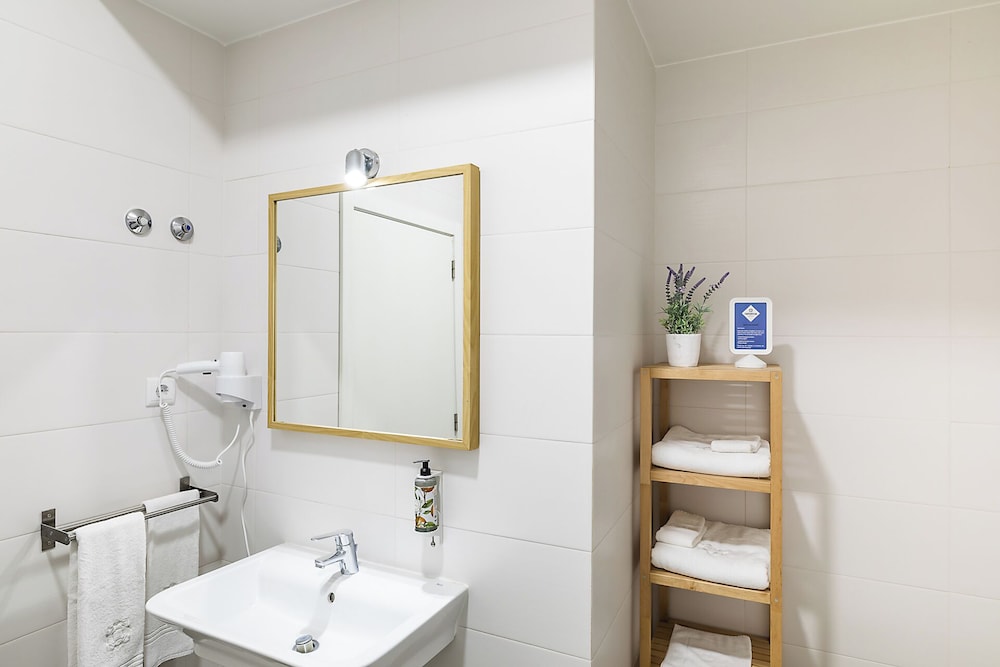 Emporium Lisbon Suites 50/50