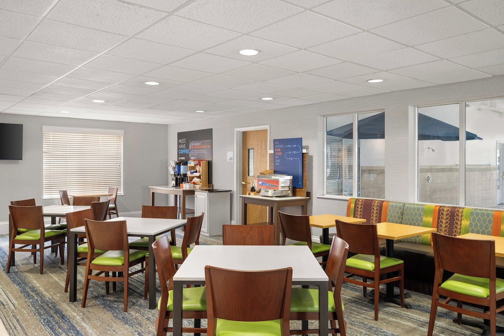 restaurant cafeteria