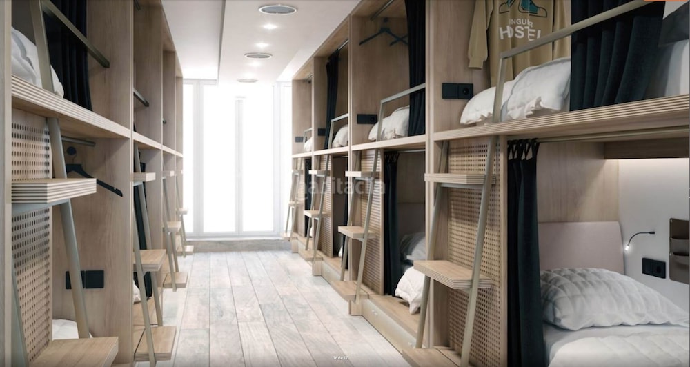 Mixed Dorm, Yang, 28 Beds