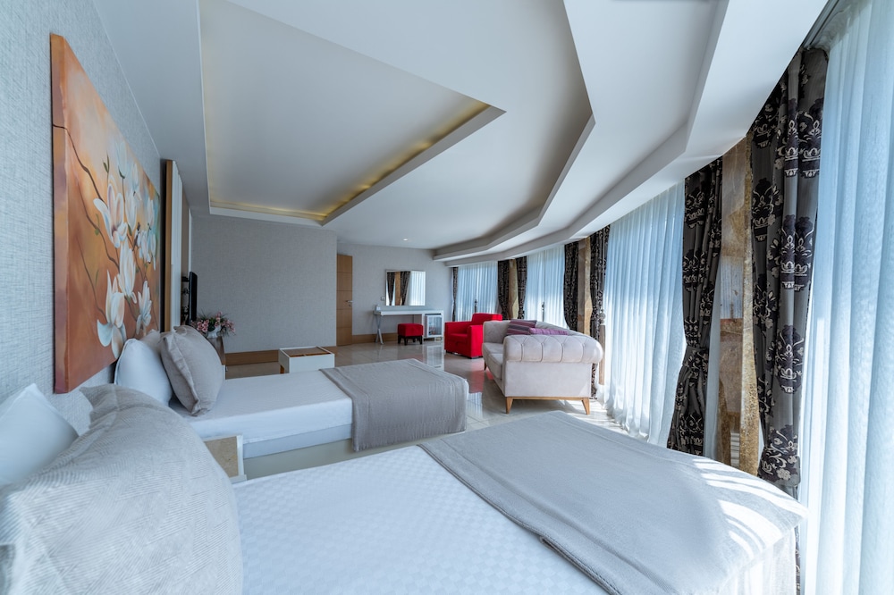 SUITE, KING BED, SEA VIEW, HOT TUB