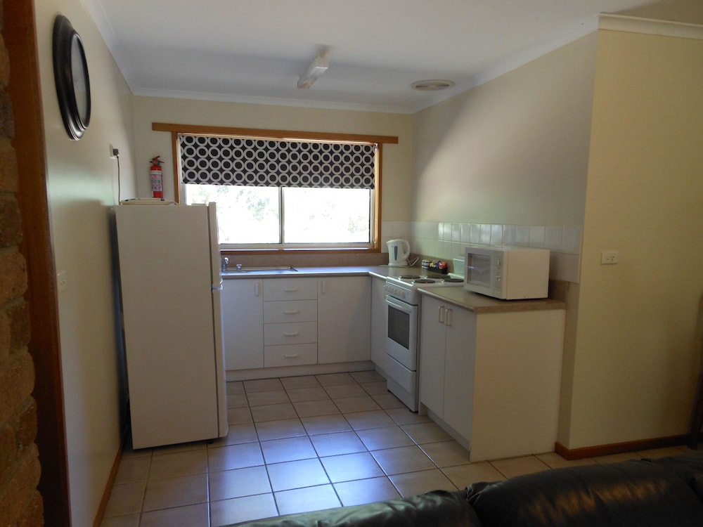 GRAMPIANS VIEW COTTAGES AND UNITS 11/64