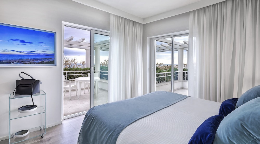 LUXURY, TWIN BEDS, KING BED