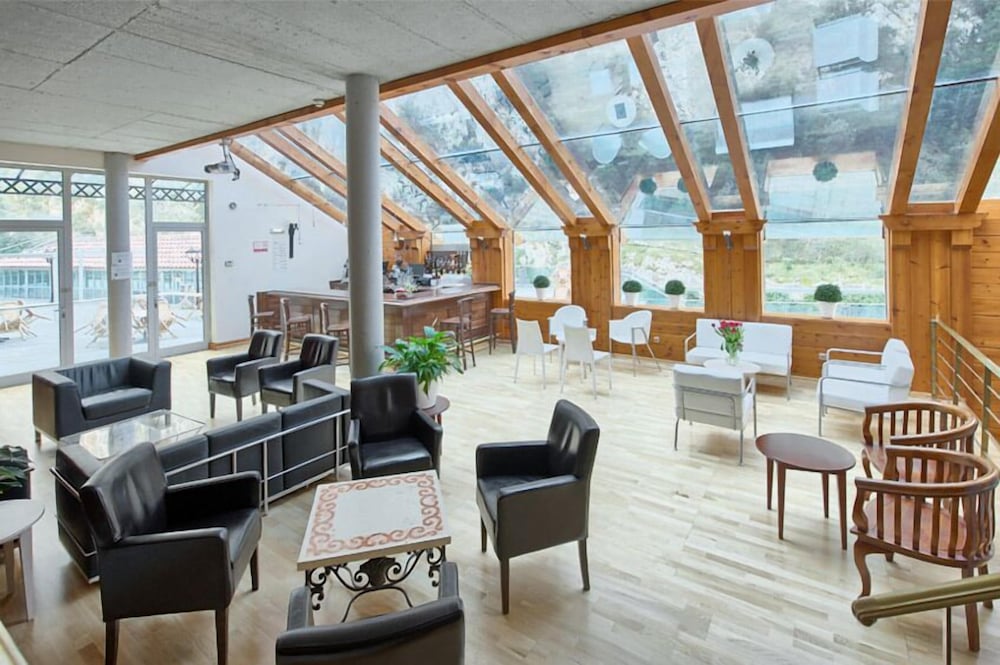 Hotel Balneario La Hermida 32/43