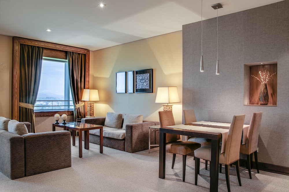 Eurostars Suites Mirasierra 36/63